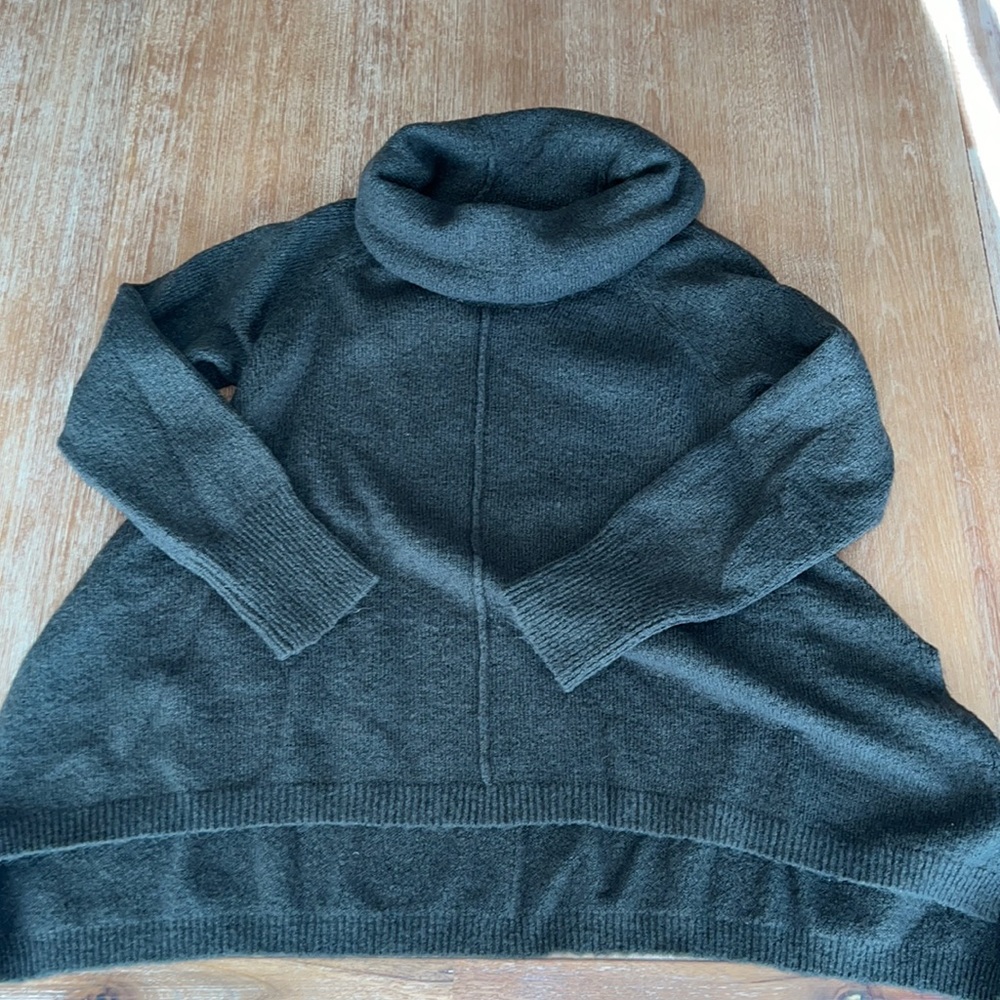 Yet Again turtleneck sweater. Size M.